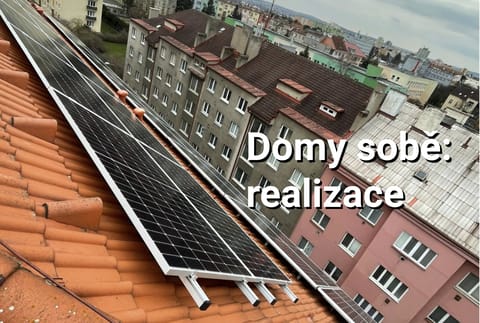 Fotovoltaika pro bytové domy a SVJ je naše specialita. Projděte si naše realizace
