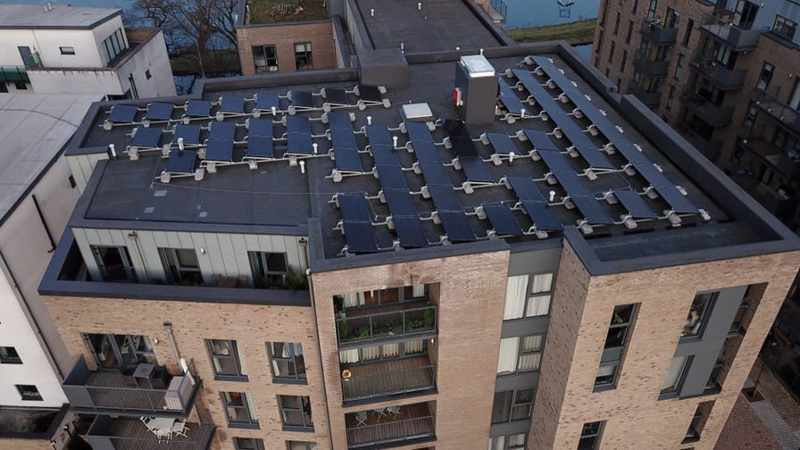 Jak ušetřit na solární energii. Výhody fotovoltaiky přehledně a bez přehánění